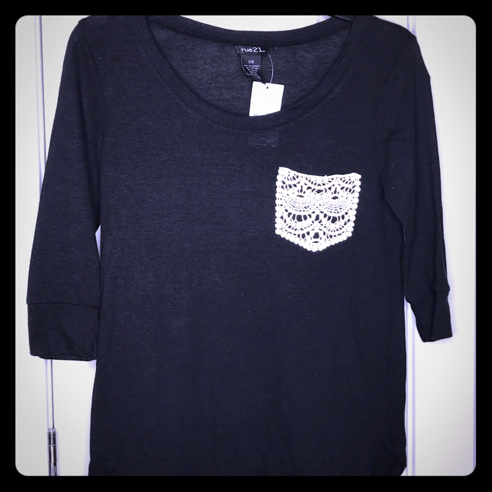 Lace pocket tee